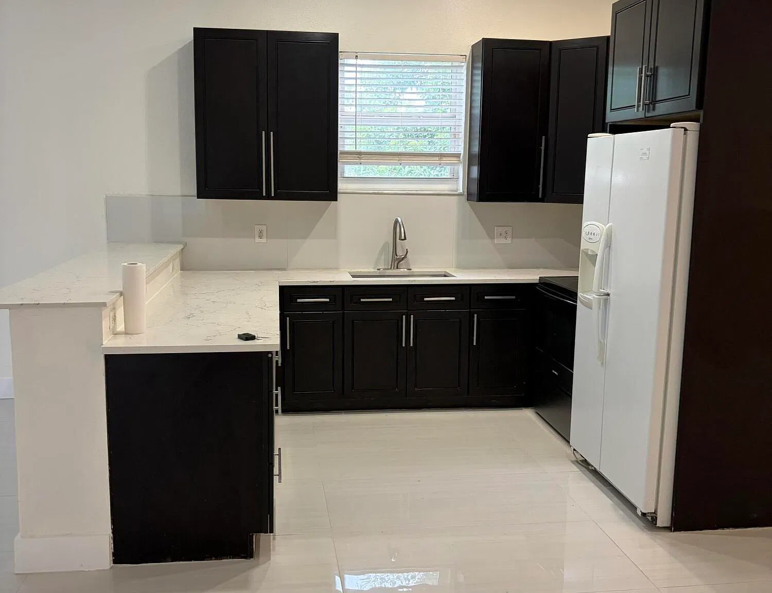 3 bed, 2.0 bath, 1731 sqft, $3,500 — Photo 2