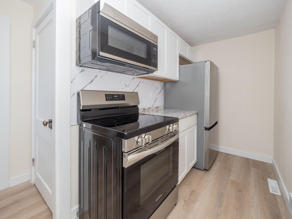 2206 Clarence Dr, Portage, MI - More