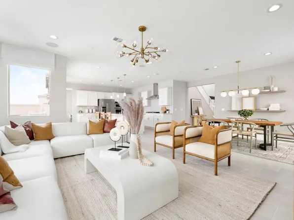 817 Divot Ct, Perris, CA 92571