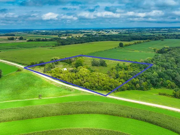 30020 SHORTCUT ROAD, Dakota, MN 55925