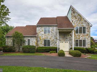 8 Lincoln Cir, Ivyland, PA 18974