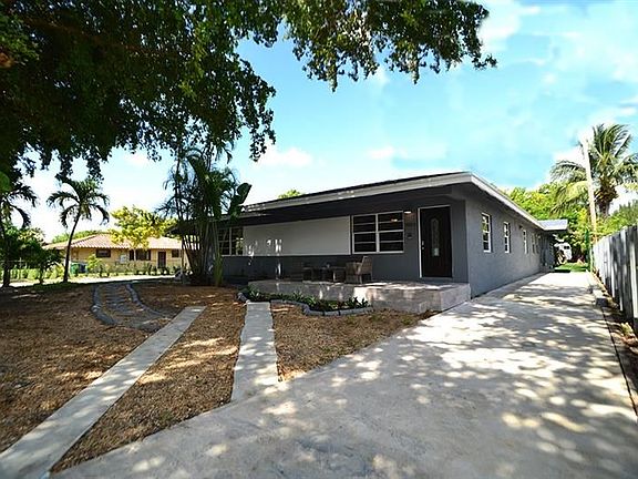 4th image of 15820 NW 44th Ct