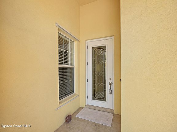 4th image of 3540 Plume Way SE