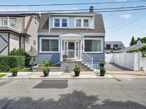 100 Whitin Ave, Revere, MA 02151