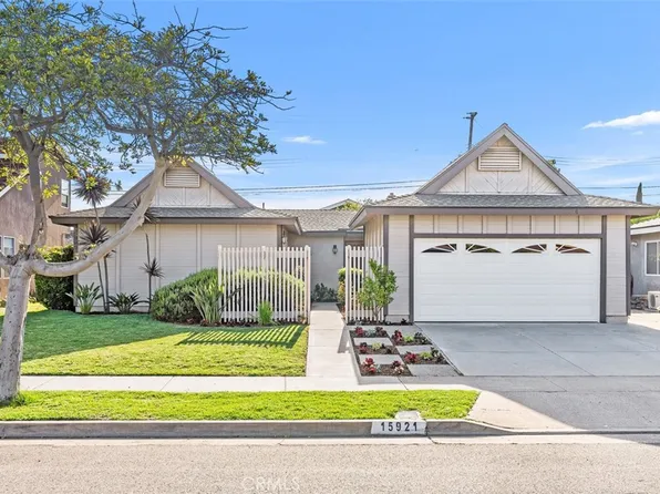 15921 Dundalk Ln, Huntington Beach, CA 92647