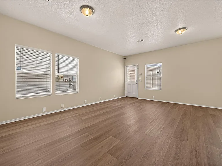 18915 S Lyford Dr — Photo 10