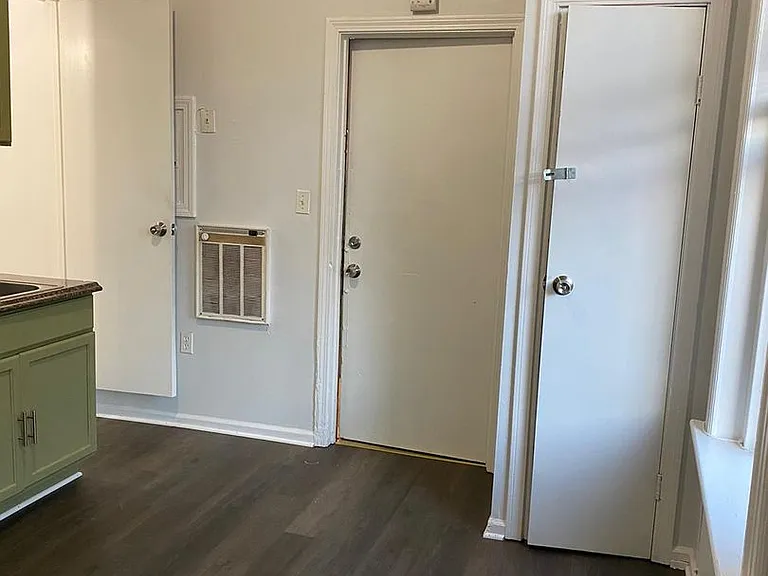 81 W Main St — Photo 1