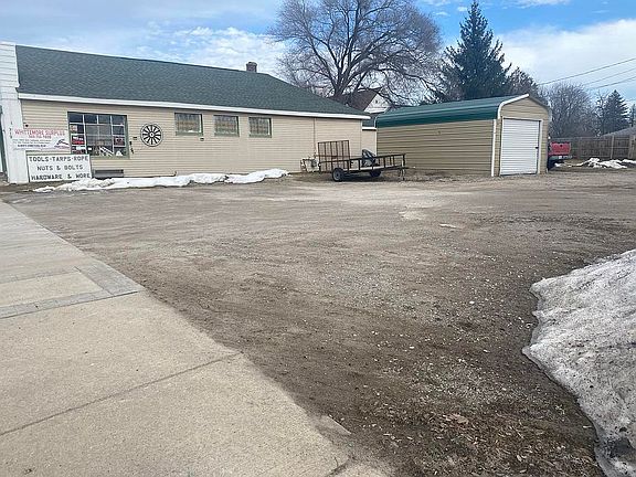 Parking lot & driveway