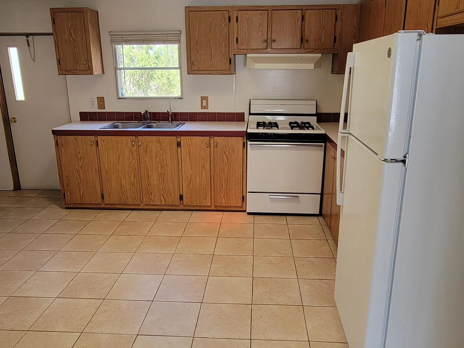 3 bed, 1232 sqft, $1,550 — Photo 3