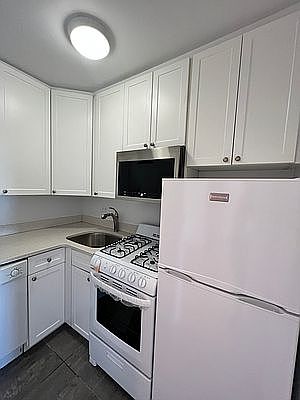 3rd image of 45 W 132nd St APT 15H