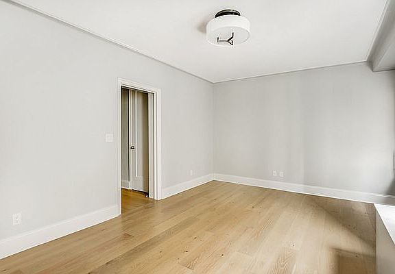 5th image of 225 W 23rd St APT 6U