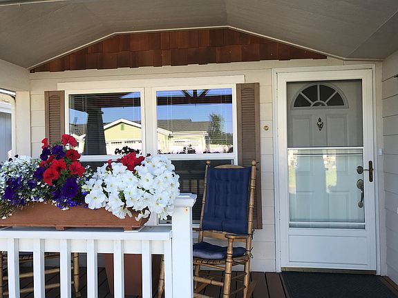 Porch looking at Mt. Rainier