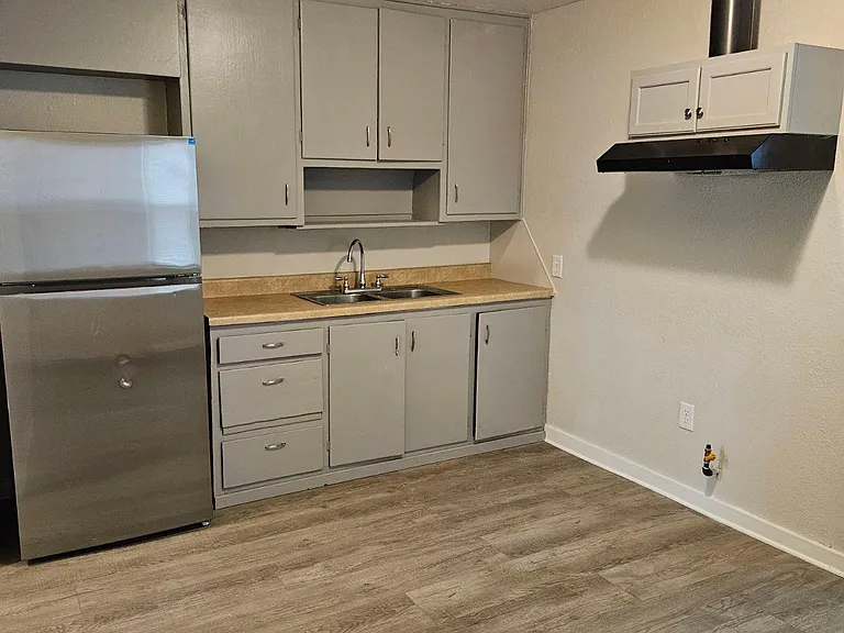 5721 E Easton St — Photo 7