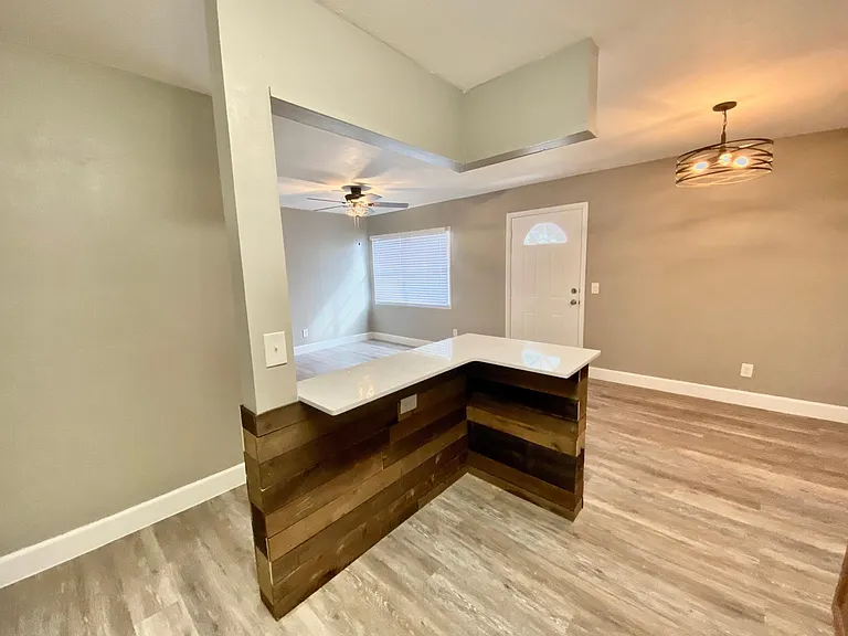 782 Hillview Dr — Photo 10