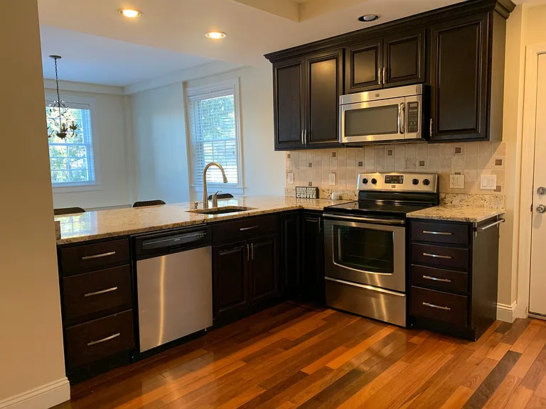 166 Main St #1 — Photo 6