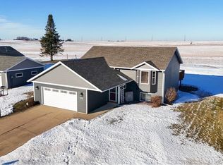 210 8th Ave NW, Plainview, MN 55964