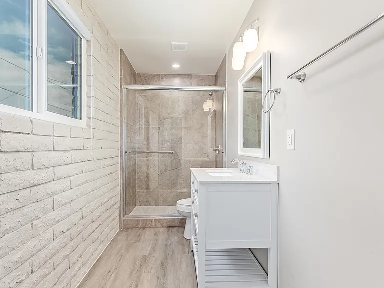 2136 W Village Dr — Photo 31