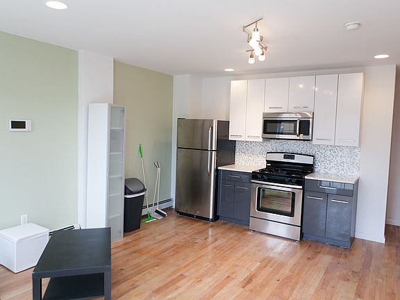 2nd image of 41 Rockaway Ave #A2