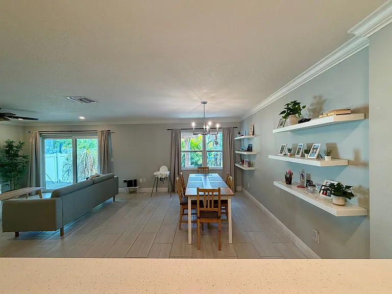 2416 W Chicago Ave — Photo 11
