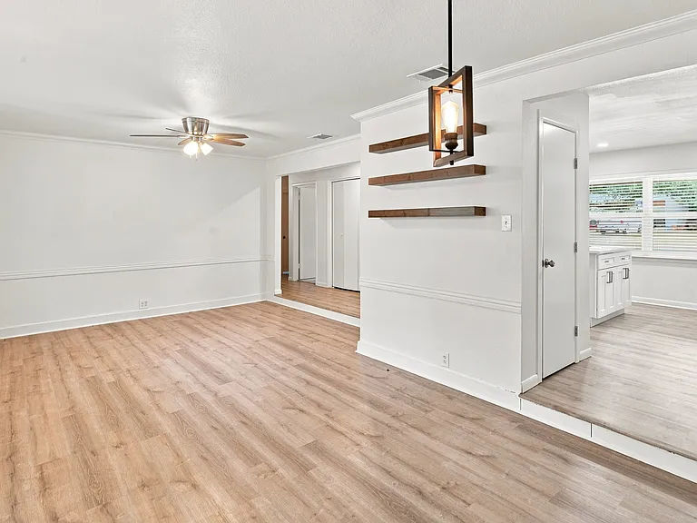 1411 W Shields Dr — Photo 25