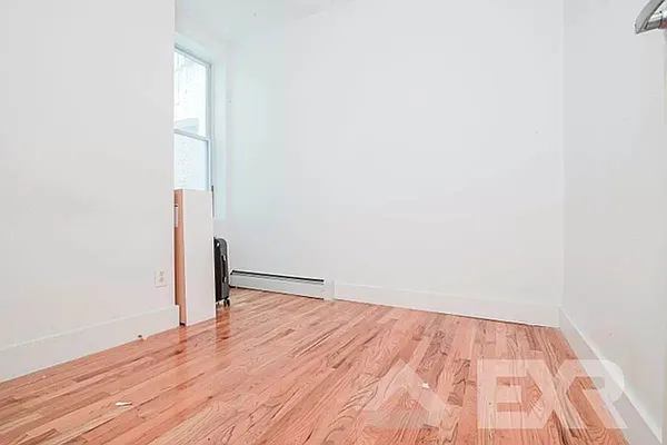 Rented by EXR | media 13