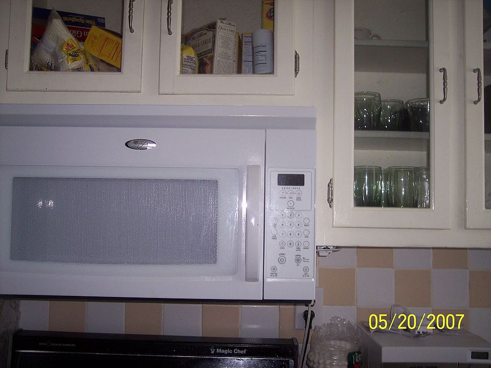 Undermount Microwave w/exhaust fan