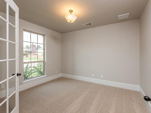 4th image of 25221 Forest Ledge Dr