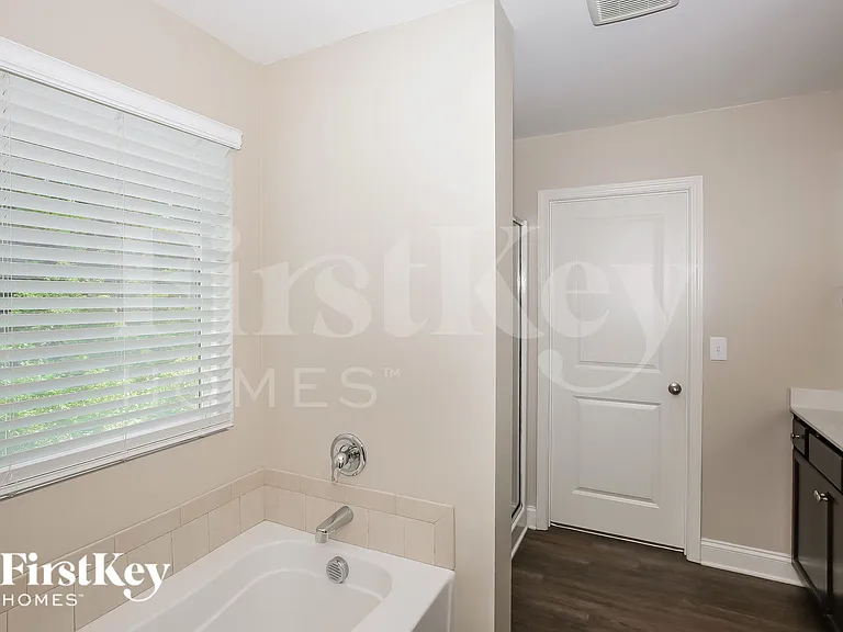 9329 Sloan Forest Dr — Photo 9