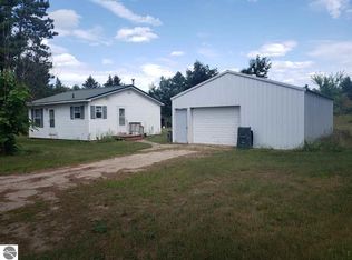 5150 N 5th Rd, Mesick, MI 49668