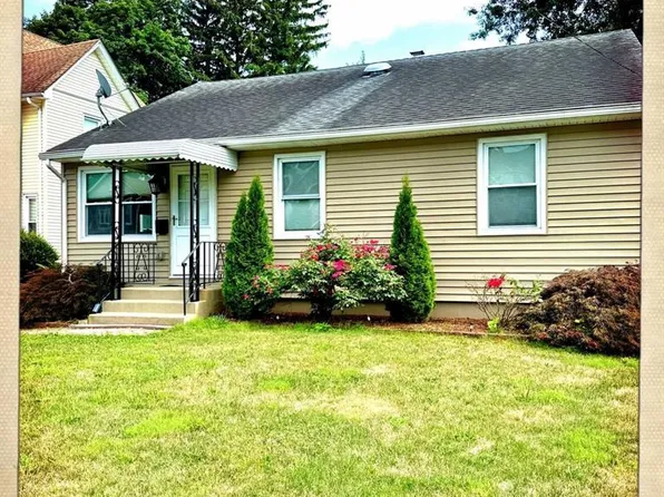 13 Jersey Ave, Mahwah, NJ 07430