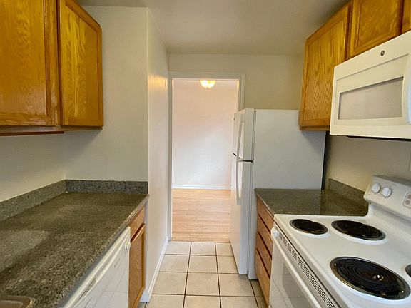 5th image of 1703 E Union St #1709-202