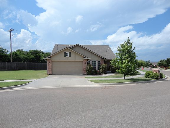 2nd image of 3012 Yosemite Dr