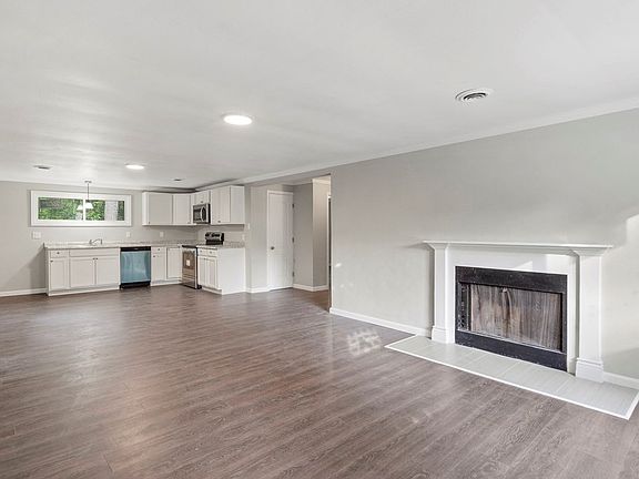 3rd image of 2505 Riveria Dr SE #Se