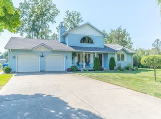 17753 170th Ave, Spring Lake, MI 49456