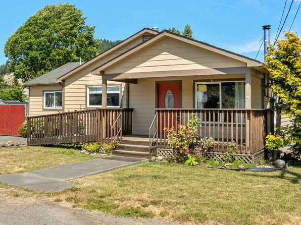 654 Rigby Ave, Rio Dell, CA 95562