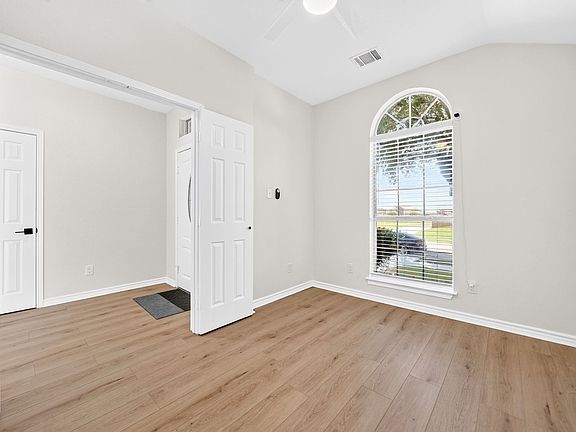 4th image of 7606 Harbor Dr