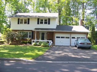 233 Ridgefield Rd, Endicott, NY 13760