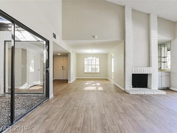 3rd image of 2578 La Fortuna Ave