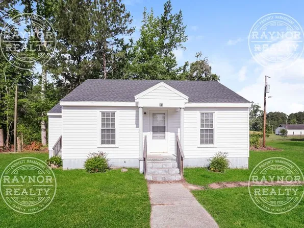 26 Shannon Rd, Louisburg, NC 27549