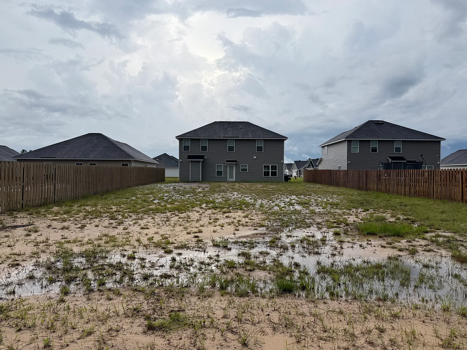 4 bed, 2.5 bath, 2259 sqft, $2,560 — Photo 3