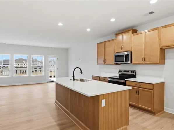 4301 Abercorn Dr #101, Suffolk, VA 23435