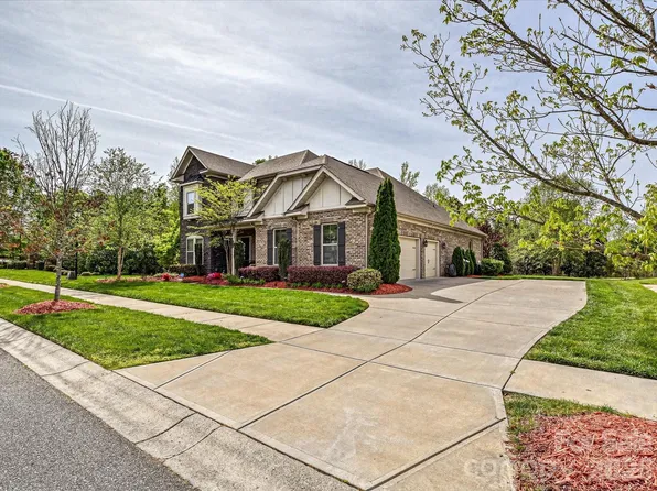 101 Enclave Blvd, Matthews, NC 28104