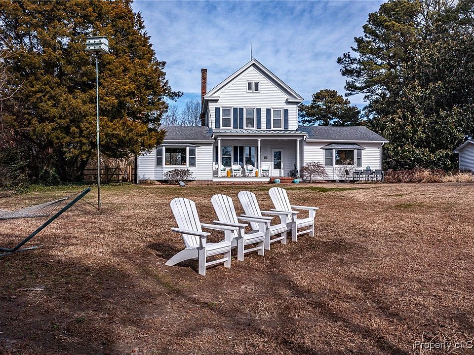 1st image of 636 Simmons Ln