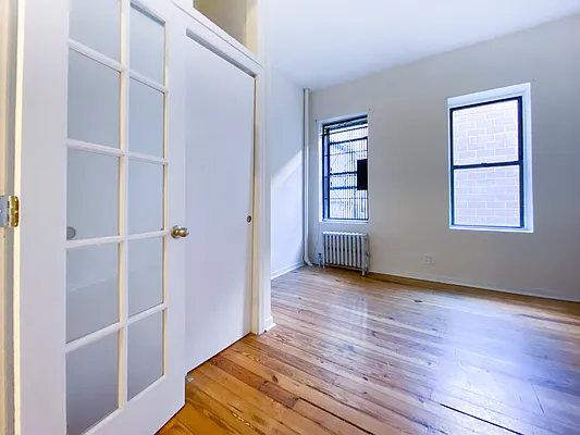 Rented by City Connections Realty | media 11