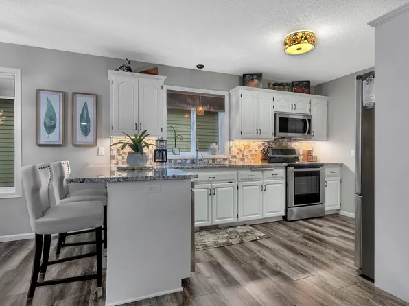 986 Willow View Cir, Waite Park, MN 56387