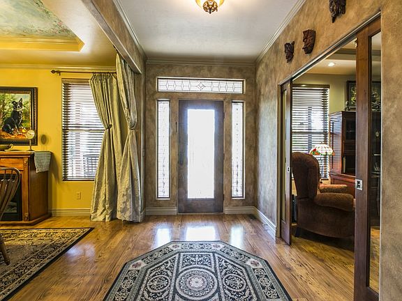 3rd image of 1424 W Maze Cir