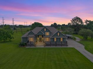 809 S Van Ostrand Ave, Winnie, TX 77665