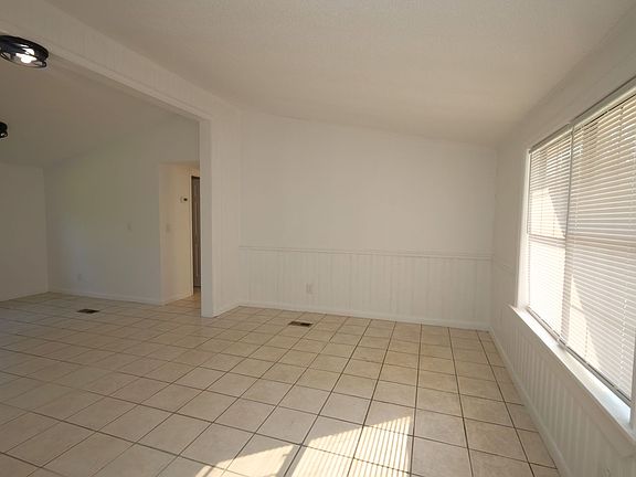 2nd image of 808 Penny Pl
