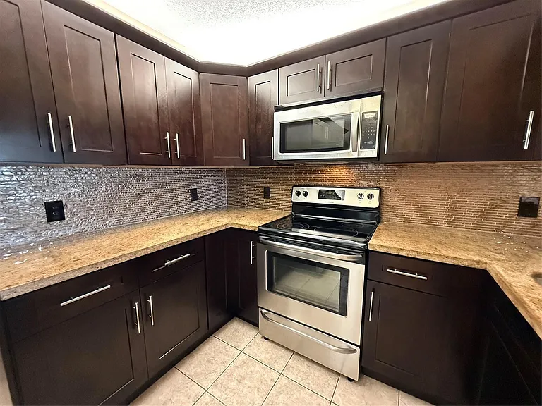 10790 NW 14th St #187 — Photo 7
