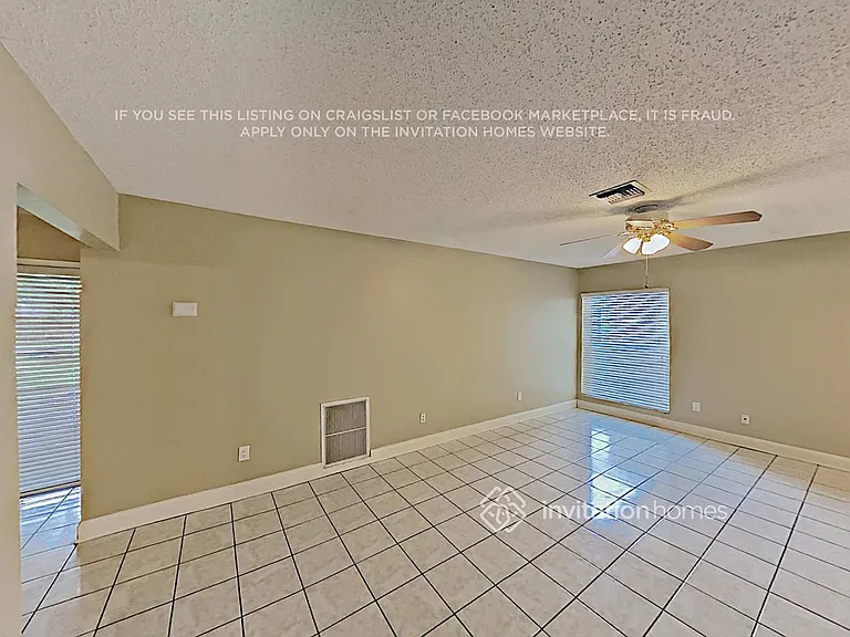 11364 Fairfield Ct — Photo 3